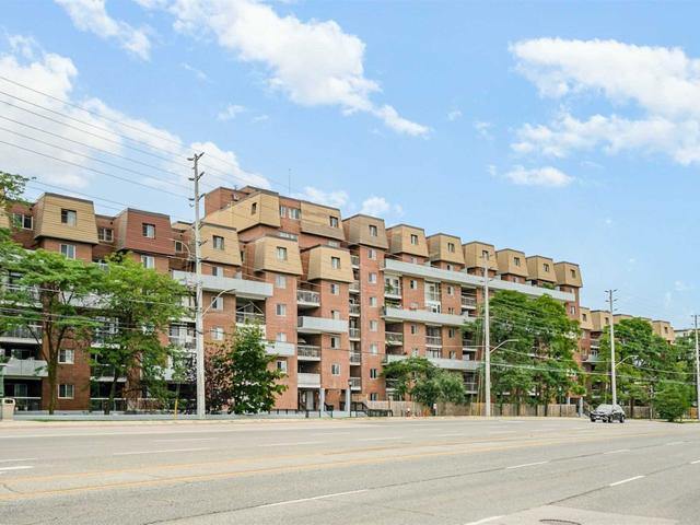 325 - 3025 The Credit Woodlands