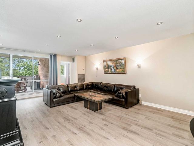 325 - 3025 The Credit Woodlands