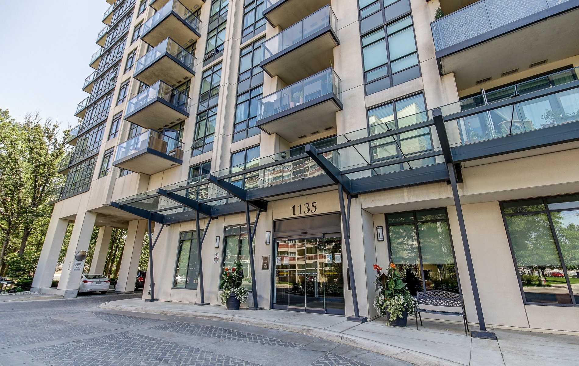 913 1135 Royal York Rd N,