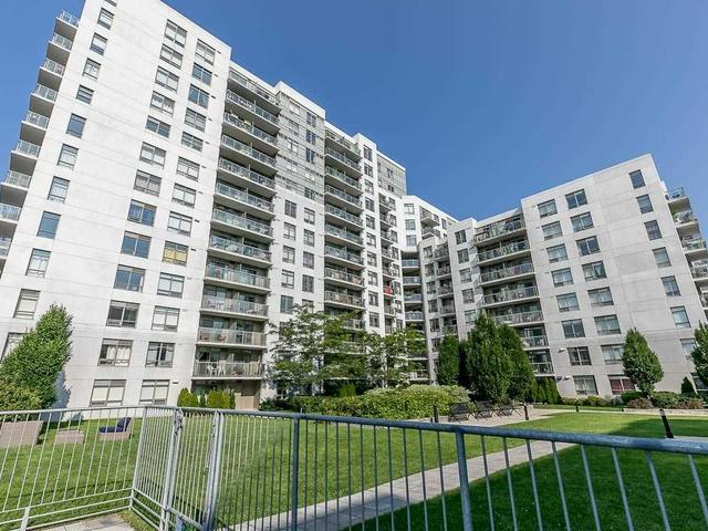 401 - 812 Lansdowne Ave