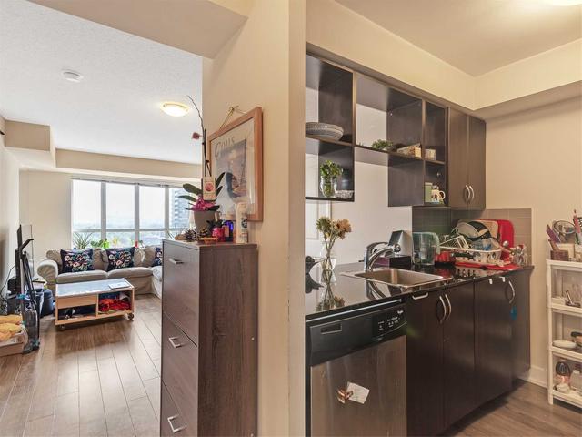 1126 - 2 Eva Rd