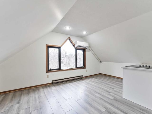 3rd Fl - 18 Spencer Ave