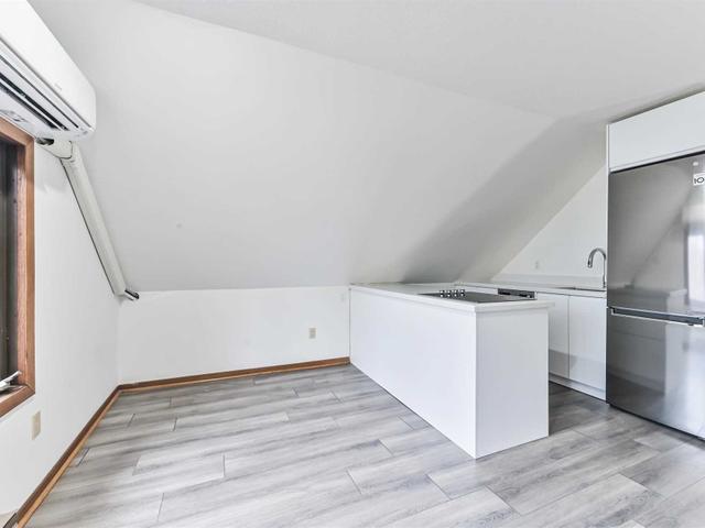 3rd Fl - 18 Spencer Ave