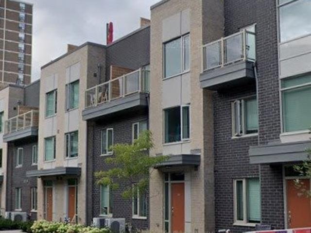 30 - 22 Applewood Lane