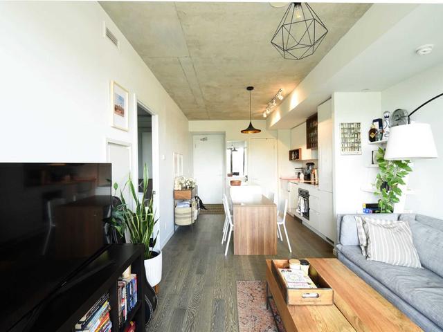 416 - 383 Sorauren Ave