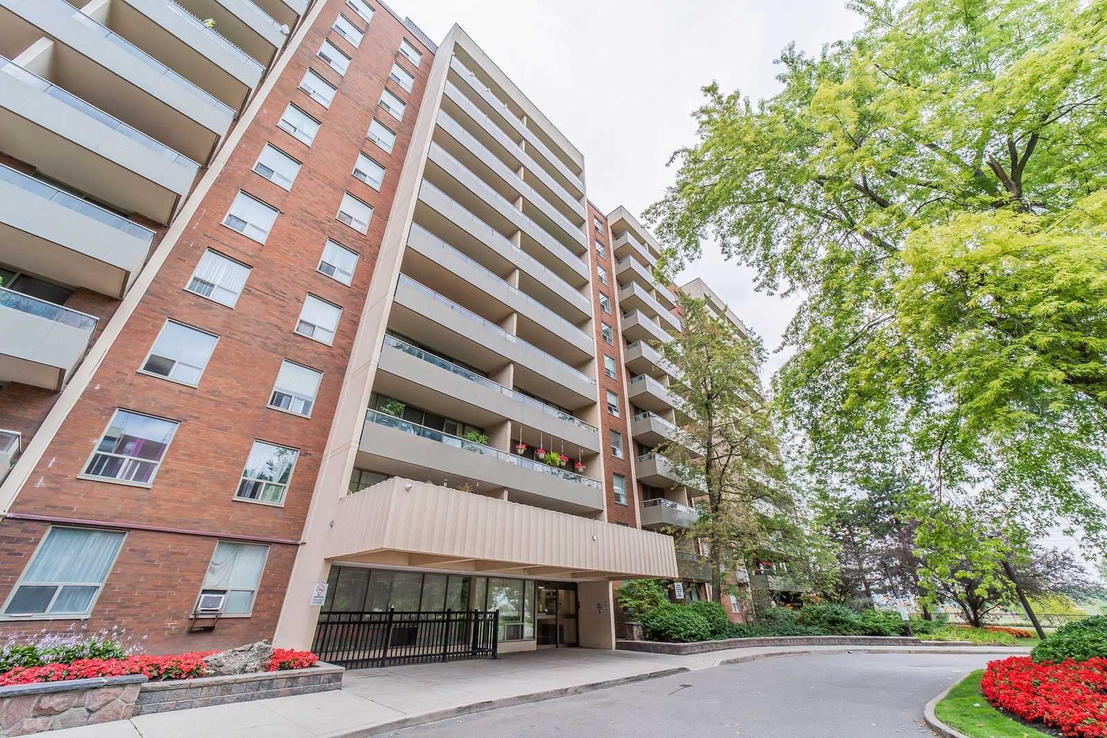 1103 9 Four Winds Dr, North York Sold, W5359358 Condos.ca