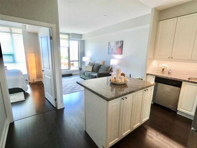 702 - 1638 Bloor St