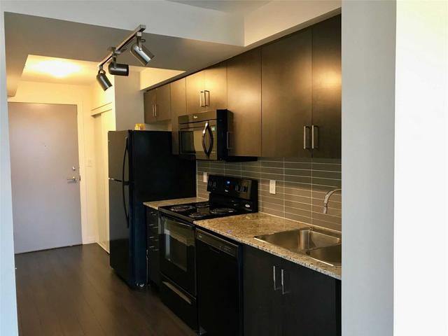 820 - 80 Esther Lorrie Dr