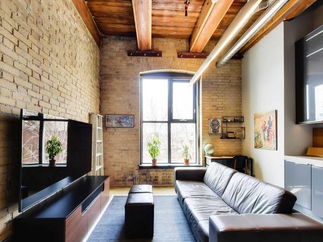 208 - 363 Sorauren Ave