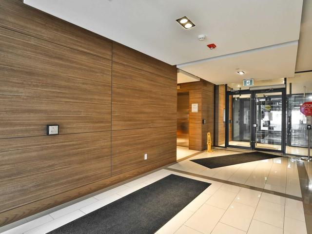 C204 - 5260 Dundas St