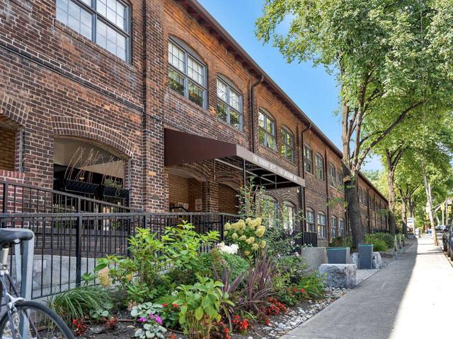 231 - 1100 Lansdowne Ave