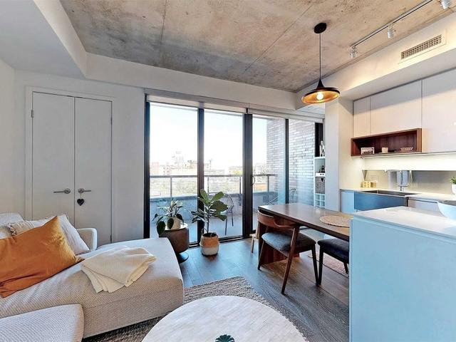 709 - 383 Sorauren Ave