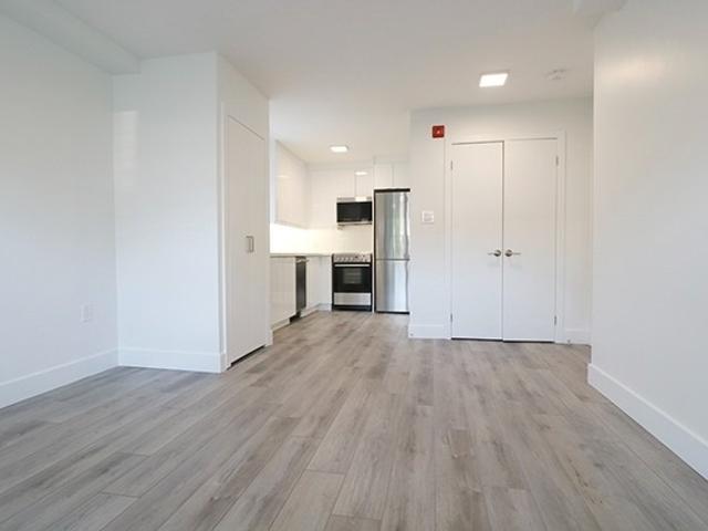 1 - 131 Lake Cres