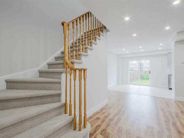 5869 Chalfont Cres E