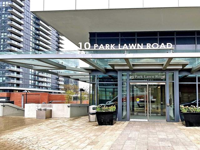 421 - 10 Park Lawn Rd