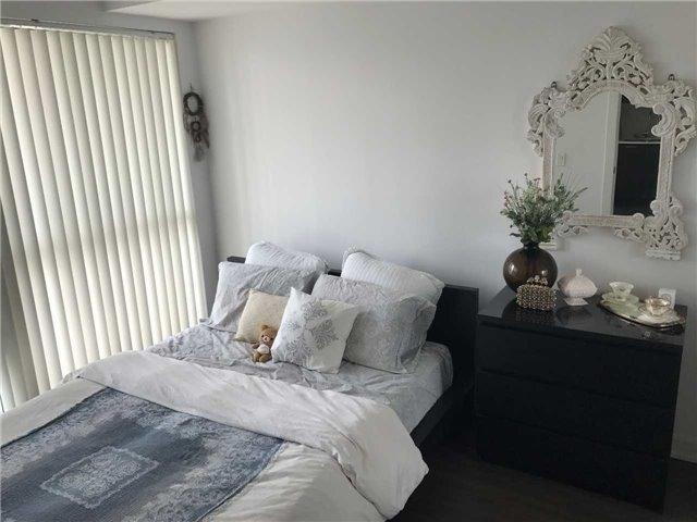 801 - 2220 Lake Shore Blvd W