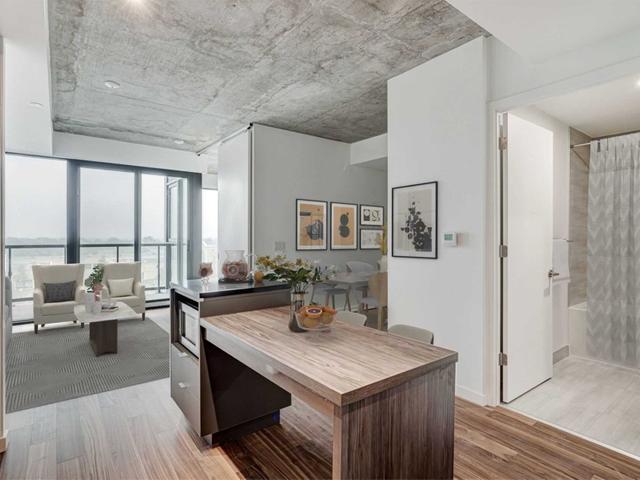 614 - 7 Smith Cres
