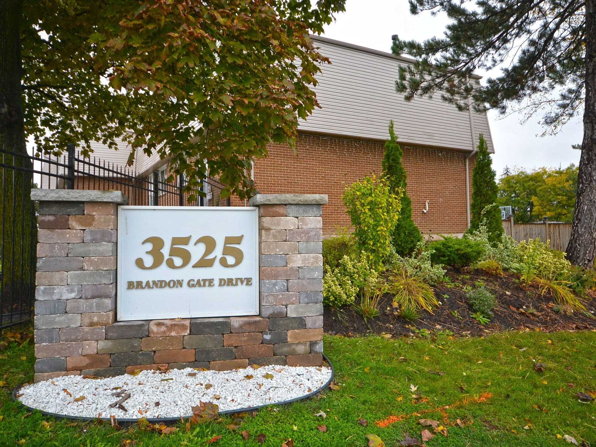 46 3525 Brandon Gate Dr, Mississauga Sold, W5415004 Condos.ca