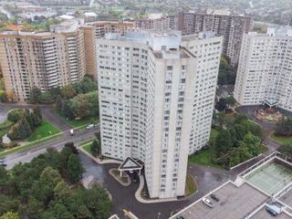 PH 9 - 3700 Kaneff Cres