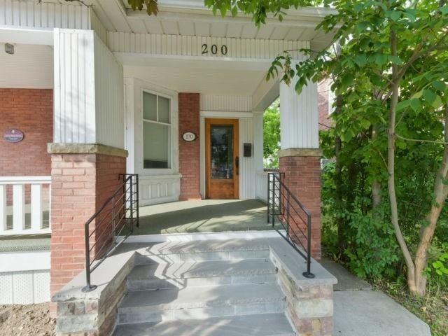 200 Main St N