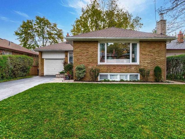 5 Dunrobin Dr