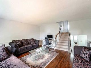 18 Simmons Blvd