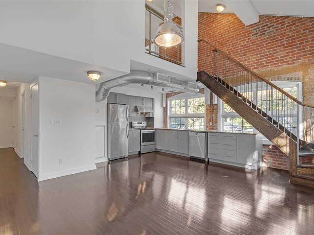 342 - 1100 Lansdowne Ave