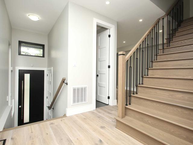22 Woodcroft Cres