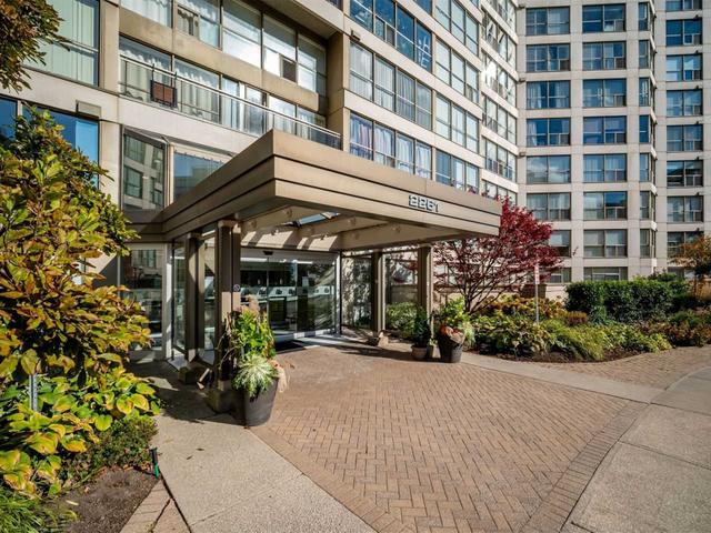 1203 - 2261 Lake Shore Blvd W