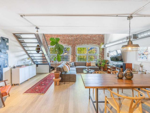 346 - 1100 Lansdowne Ave