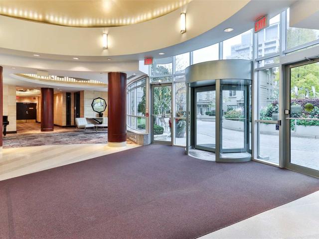 701 - 2111 Lake Shore Blvd