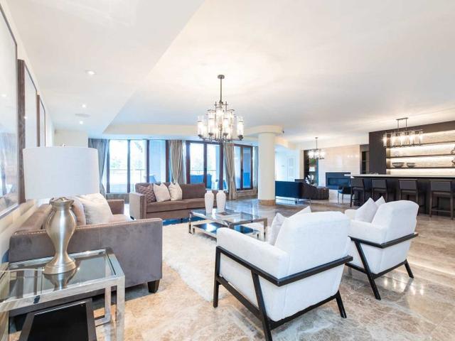 101/102 - 2095 Lake Shore Blvd