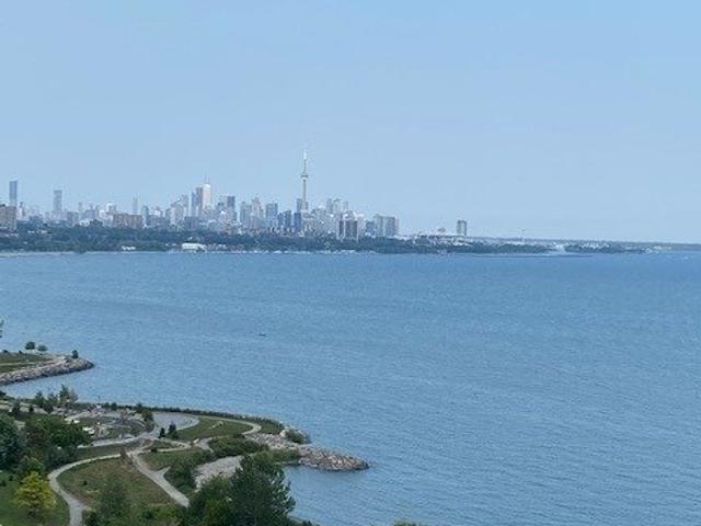 PH18 - 2111 Lake Shore Blvd W