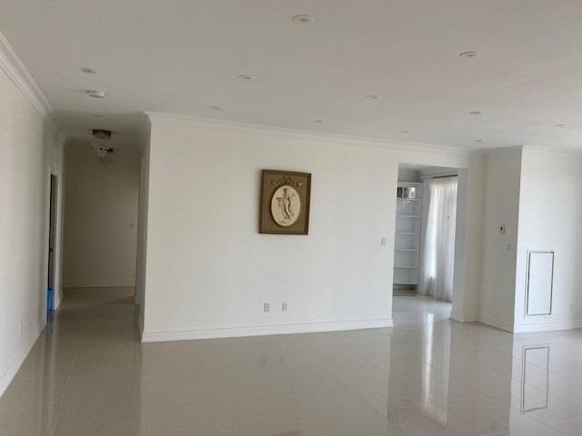 PH18 - 2111 Lake Shore Blvd W