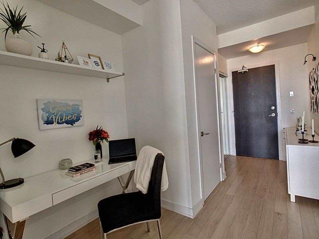 908 - 10 Park Lawn Rd