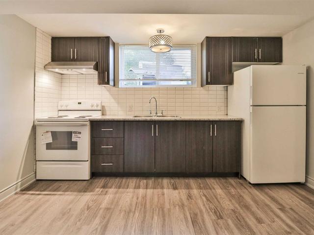 Bsmt - 60 Frankton Cres