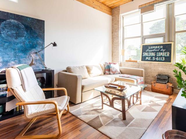 305 - 2154 Dundas St W