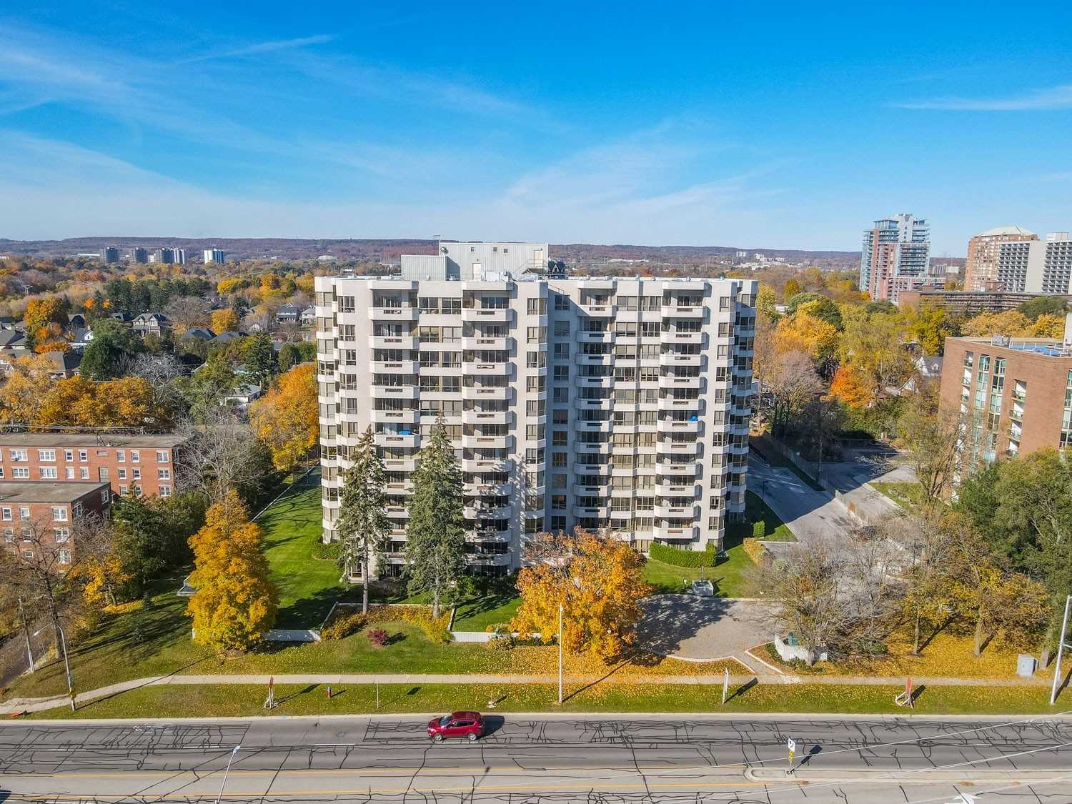 1103 1201 North Shore Blvd E, Burlington For Sale 879,900