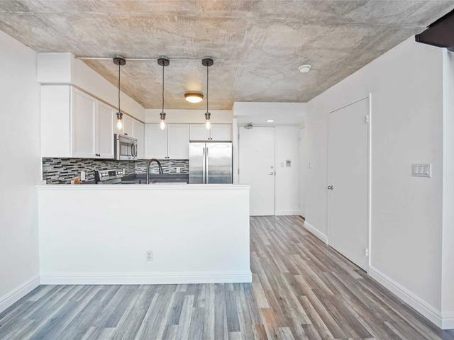 423 - 200 Manitoba St