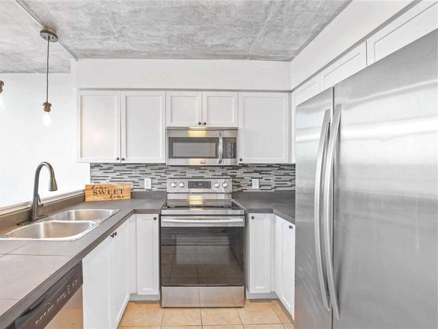 423 - 200 Manitoba St