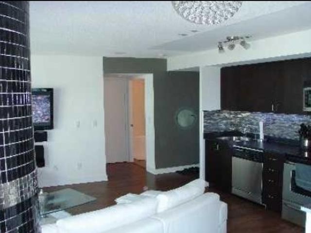 1613 - 155 Legion Rd N