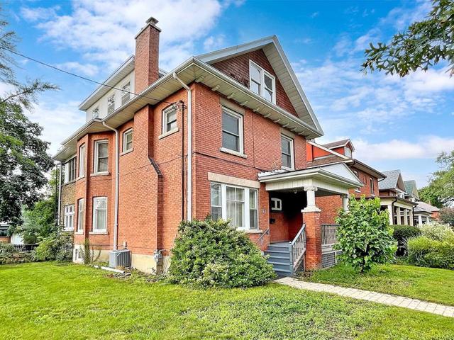 64 Queen's Dr