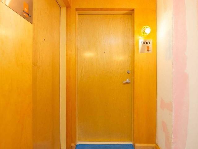 908 - 220 Burnhamthorpe Rd W