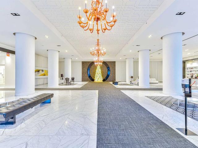 215 - 90 Park Lawn Rd