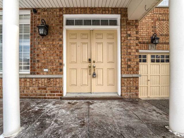 21 Rambling Oak Dr