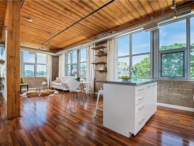 407 - 2154 Dundas St W