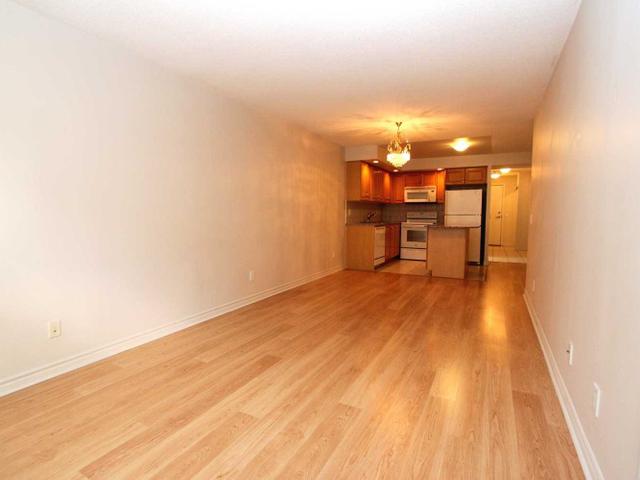 216 - 5233 Dundas St W