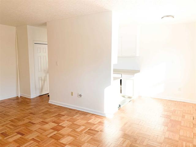 202 - 101 Coe Hil Dr