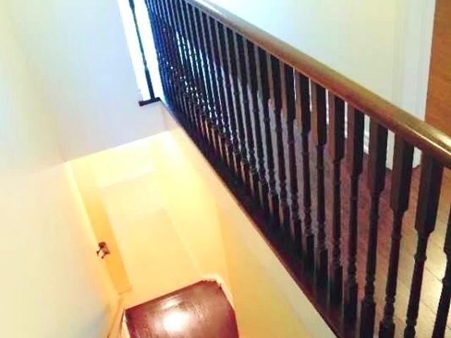 (Upper) - 907 Ossington Ave