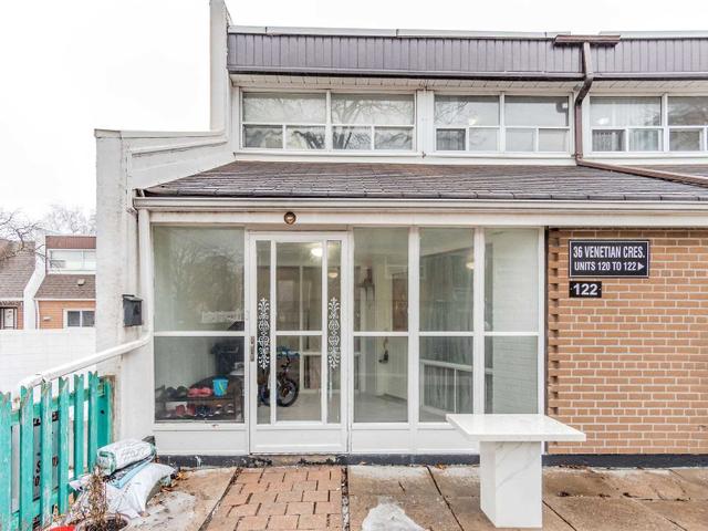 122 - 36 Venetian Cres